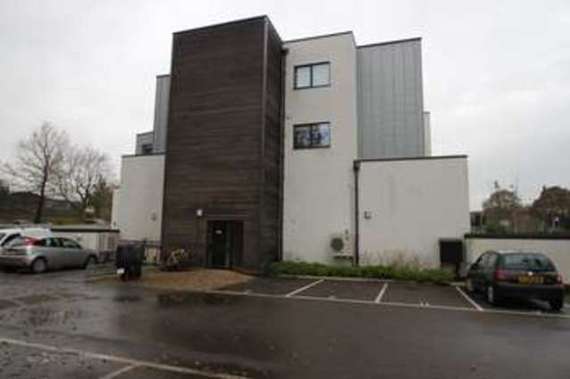 2 bedroom Property t...